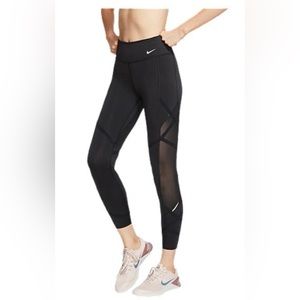 Nike One Luxe Icon Clash 7/8 Leggings. Size Medium